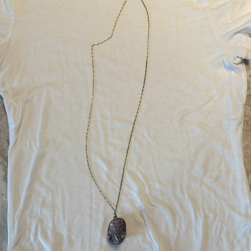 Chic Gold Pendant Necklace